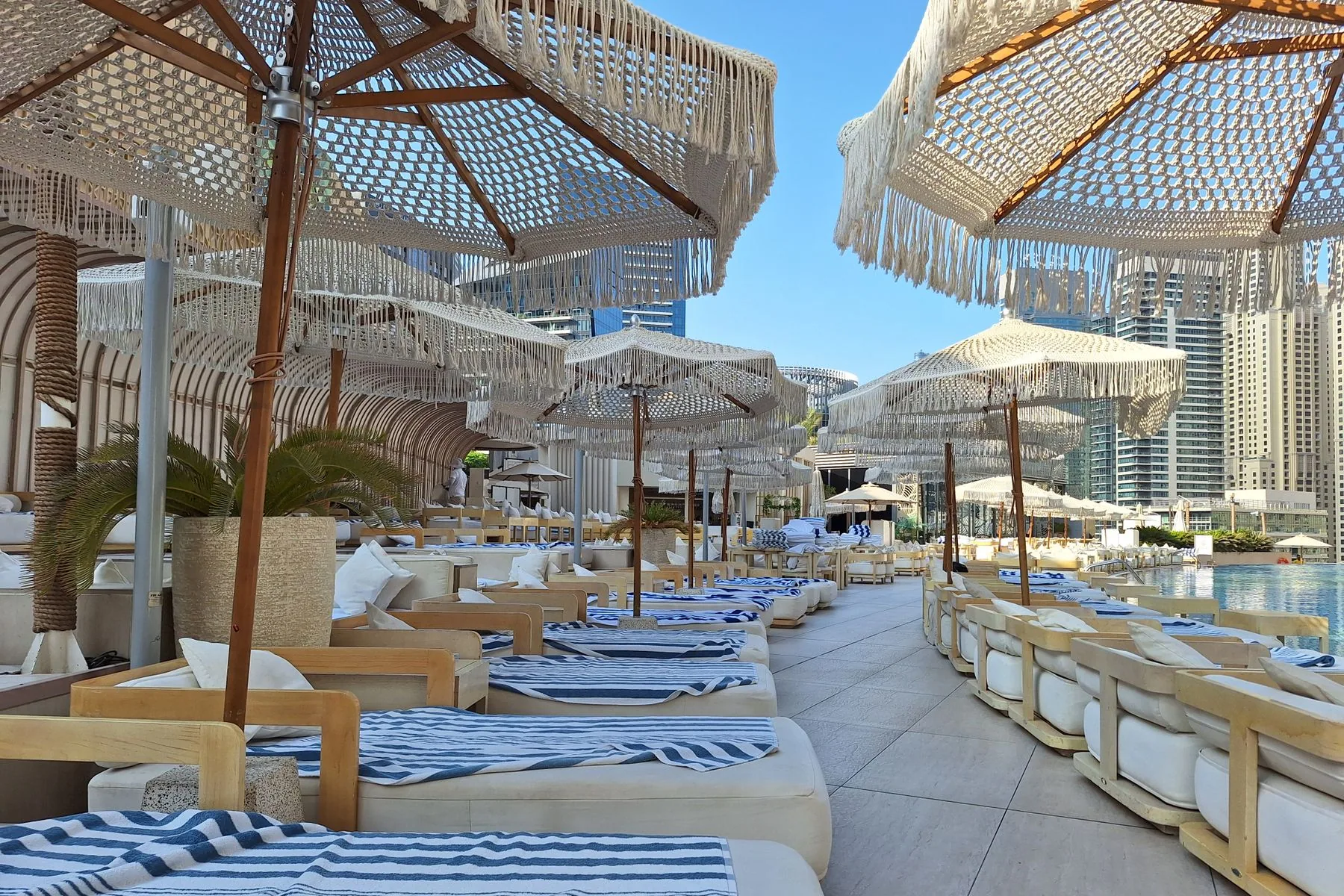 The Complete Dubai Beach Club Guide